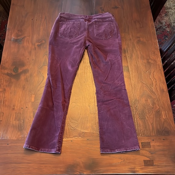 Old Navy burgundy corduroys - The Sweetheart size 8 petite, low rise, boot cut - Picture 5 of 9